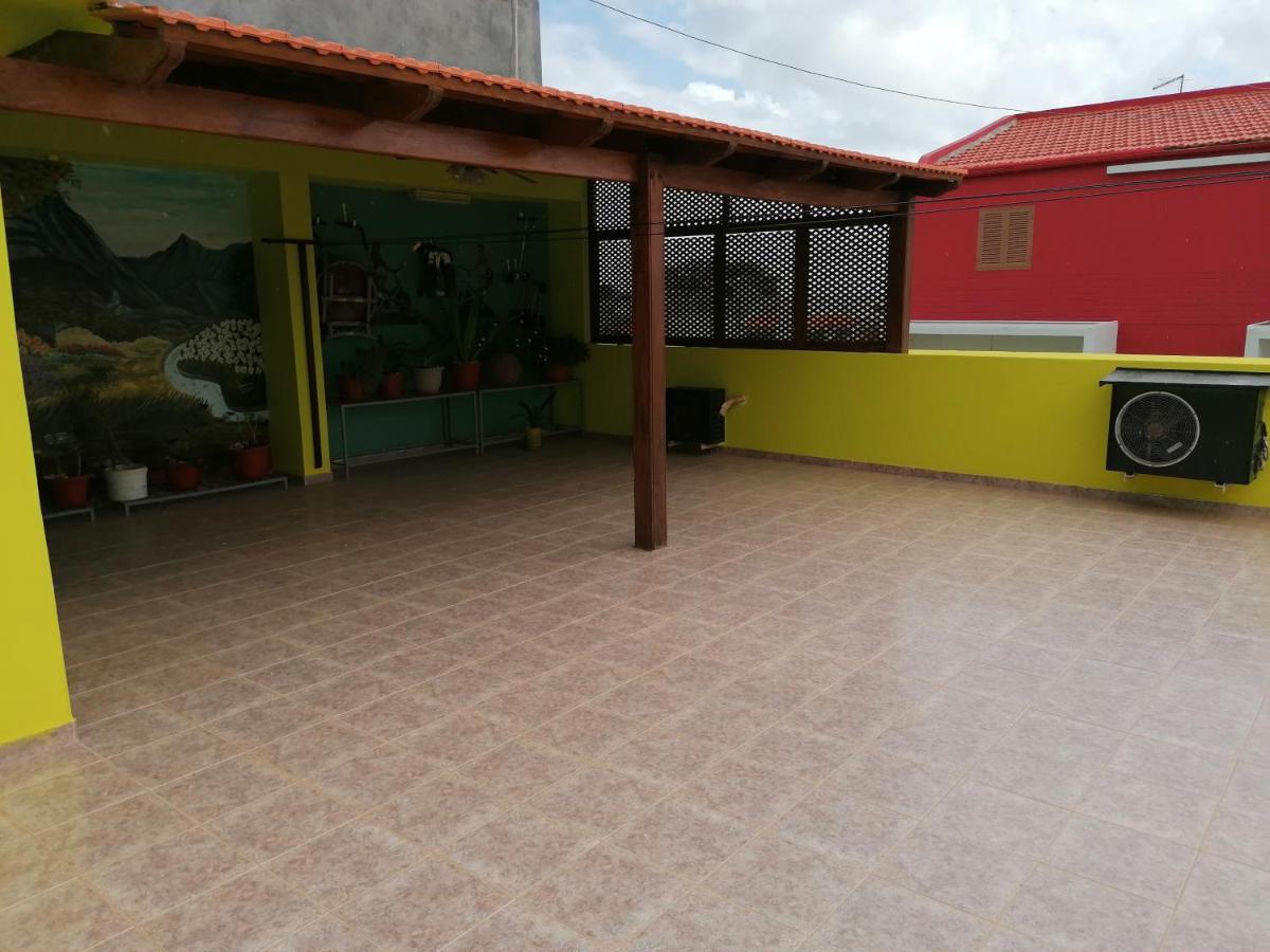 Residencial Chez Flor Lejlighed Porto Novo Eksteriør billede