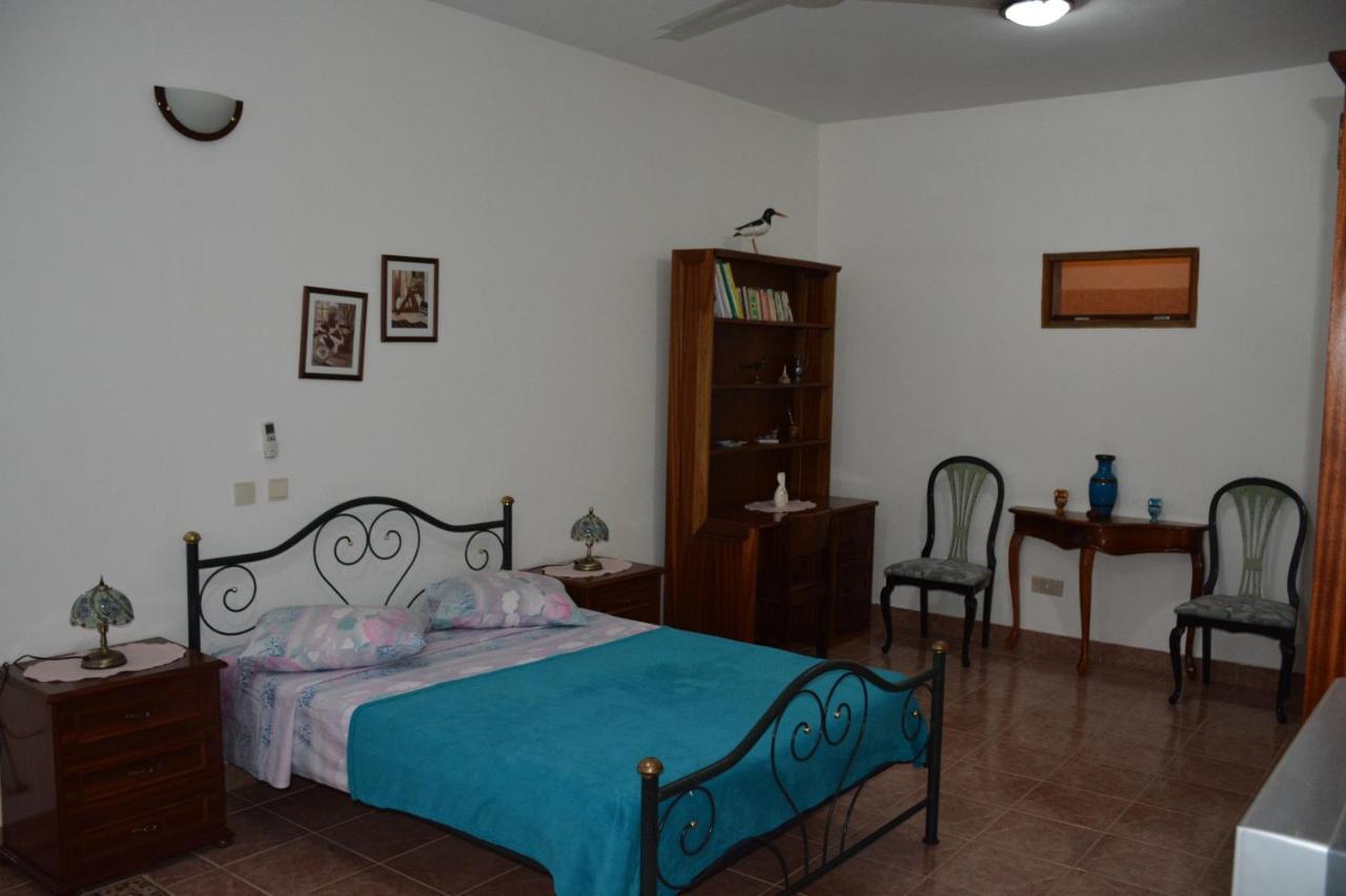 Residencial Chez Flor Lejlighed Porto Novo Eksteriør billede