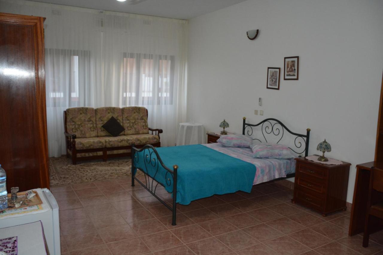 Residencial Chez Flor Lejlighed Porto Novo Eksteriør billede